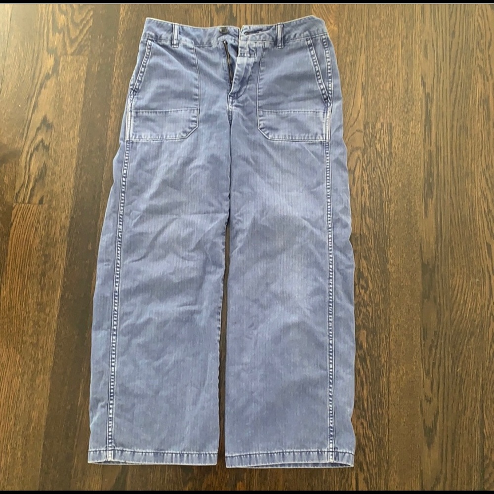 Women’s Closed Wide Leg and High-Waisted Jeans